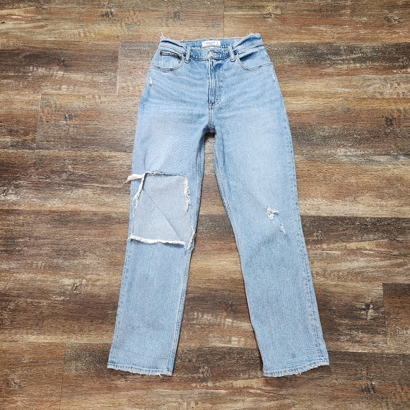 Abercrombie & Fitch Denim - ABERCROMBIE & FITCH THE 90’S STRAIGHT ULTRA HIGH RISE CURVE LOVE JEANS SIZE 4